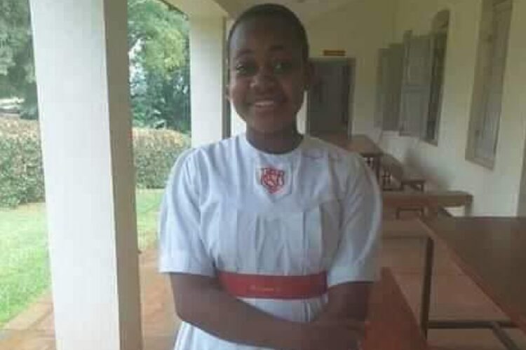 nikita pearl waligwa feet 5