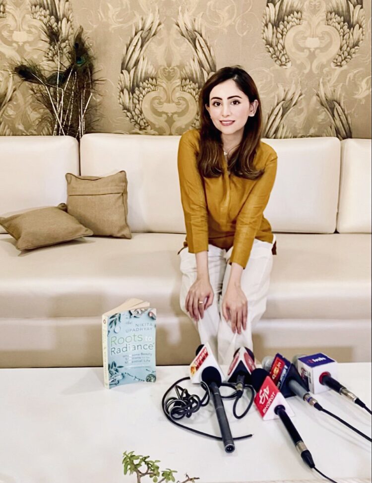 nikita upadhyay feet