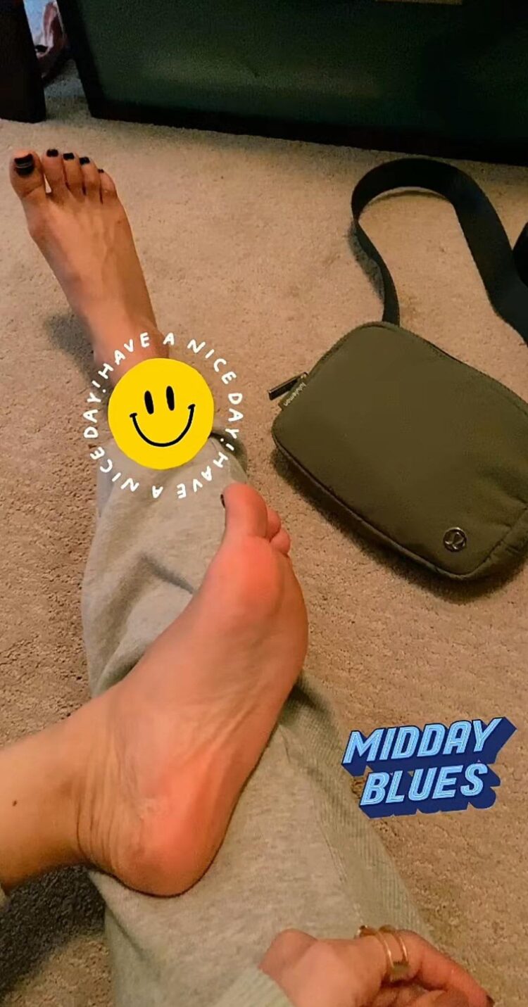 nikkesha feet