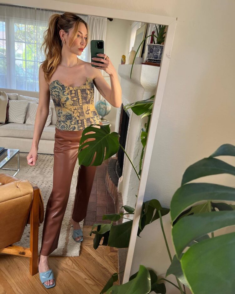 nikki deroest feet 2