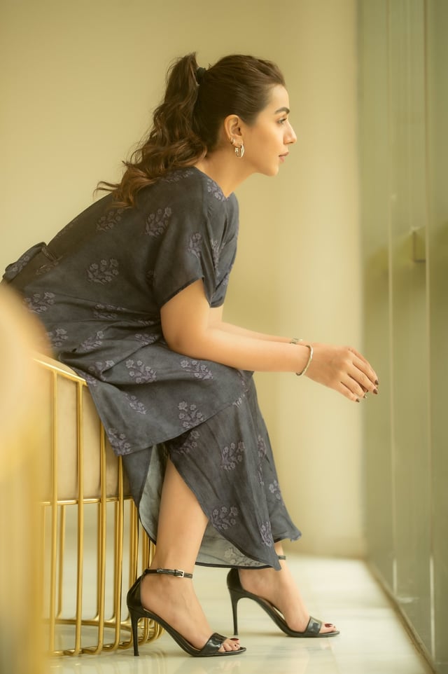 nikki galrani feet 5