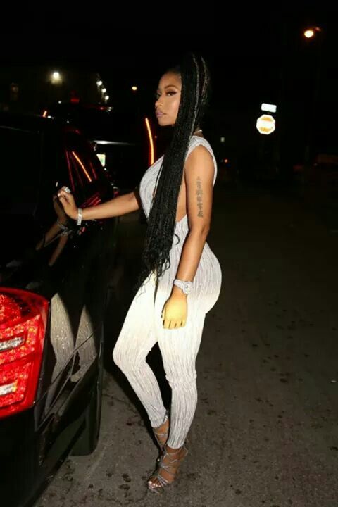 nikki natural feet 4