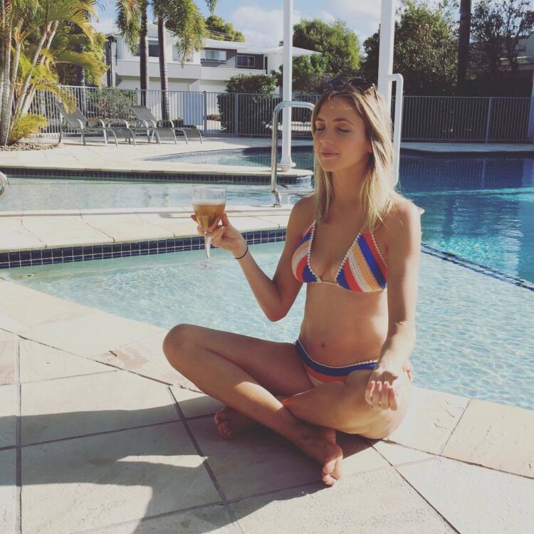 nikki osborne feet 5