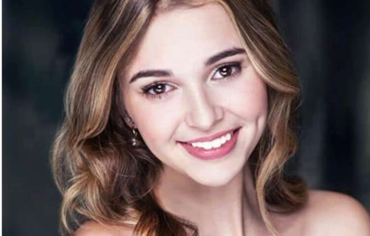 nikki roumeliotis feet 1