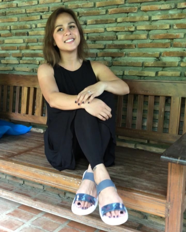 nikki valadez feet 1