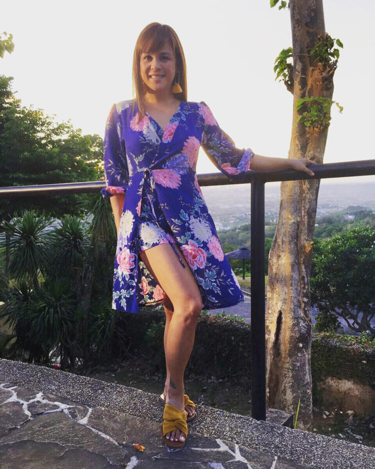 nikki valadez feet 6