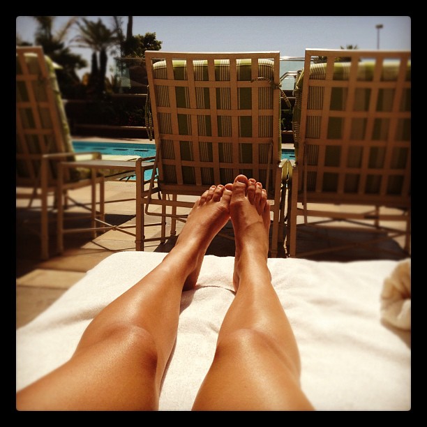 nikki yanofsky feet 5