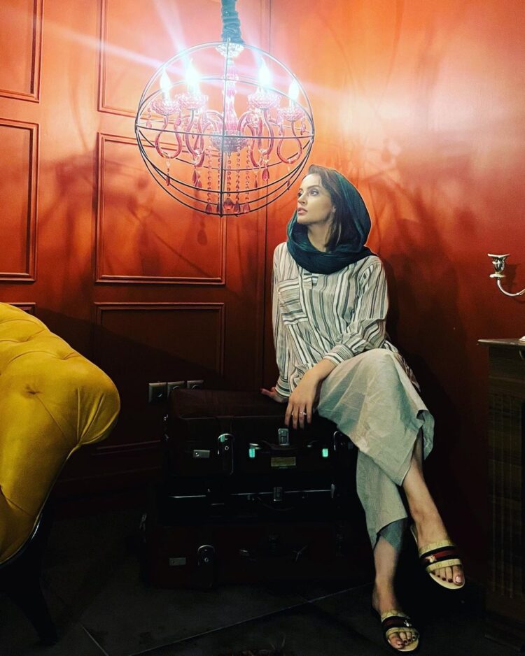 niloofar irani feet 1