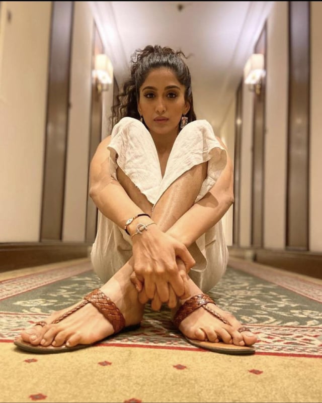 nimrit kaur ahluwalia feet