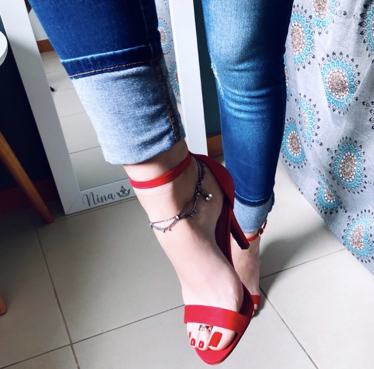 nina es feet 1