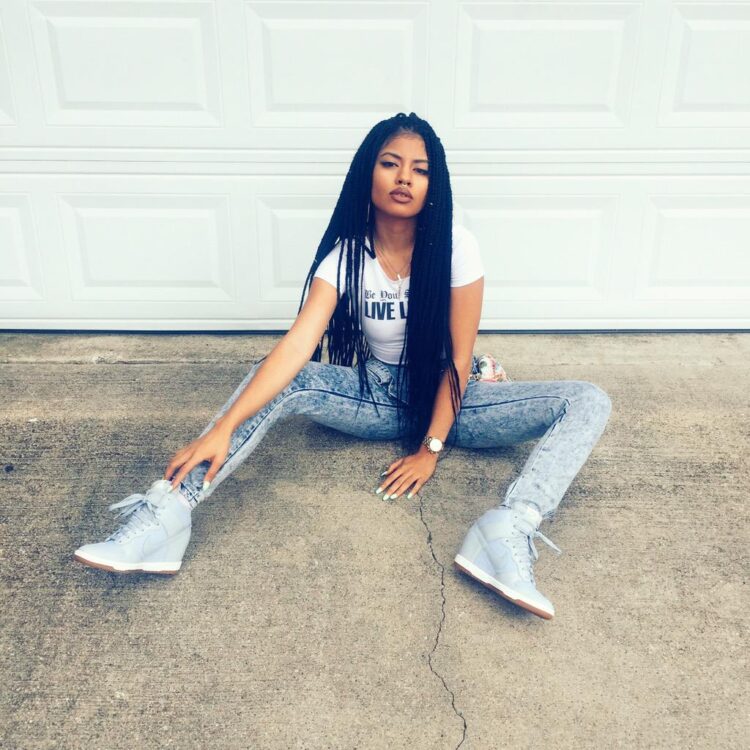 nitachantelle feet 3