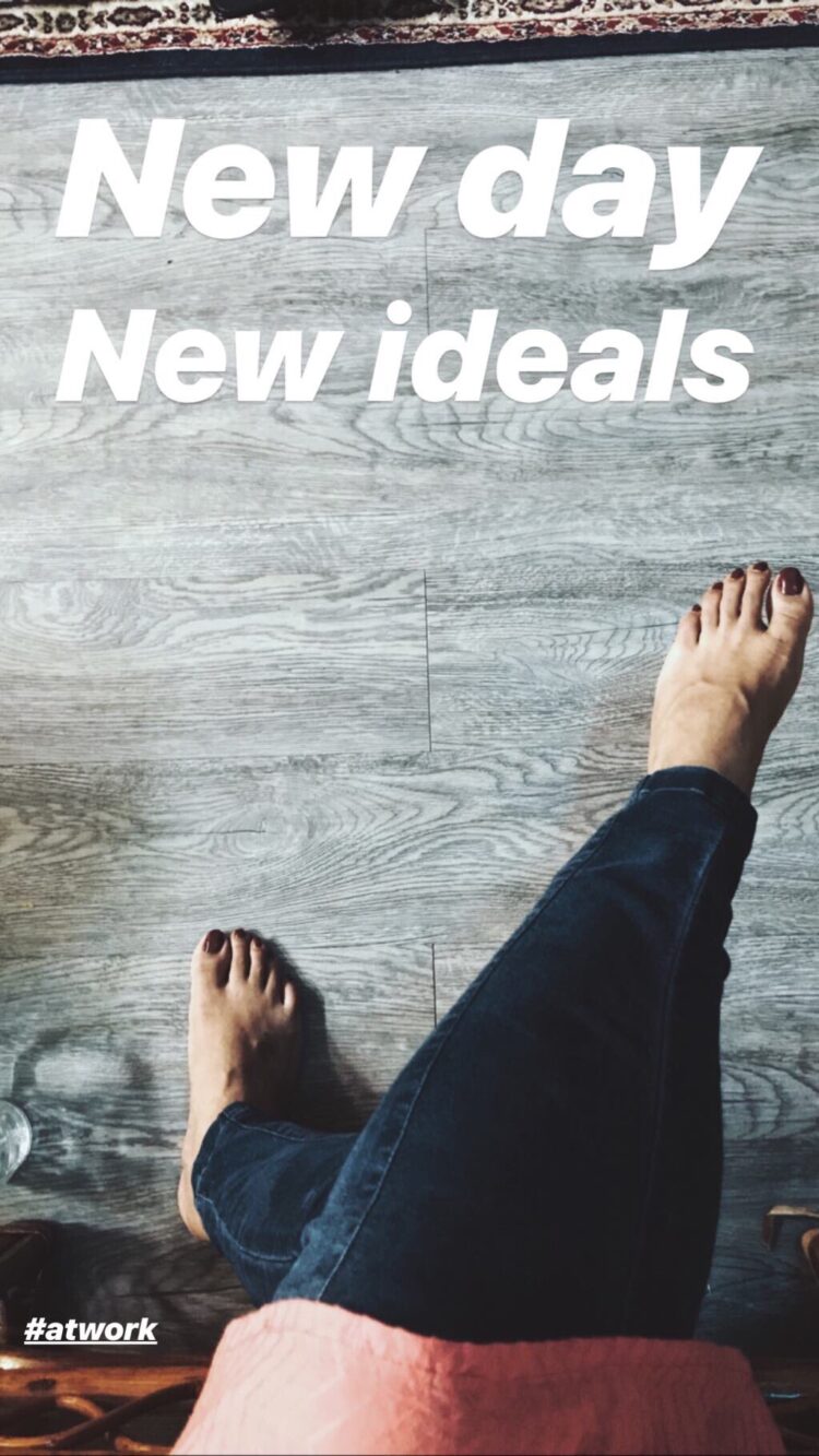 niveda thomas feet 6