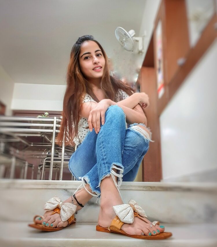 niyati fatnani feet 1