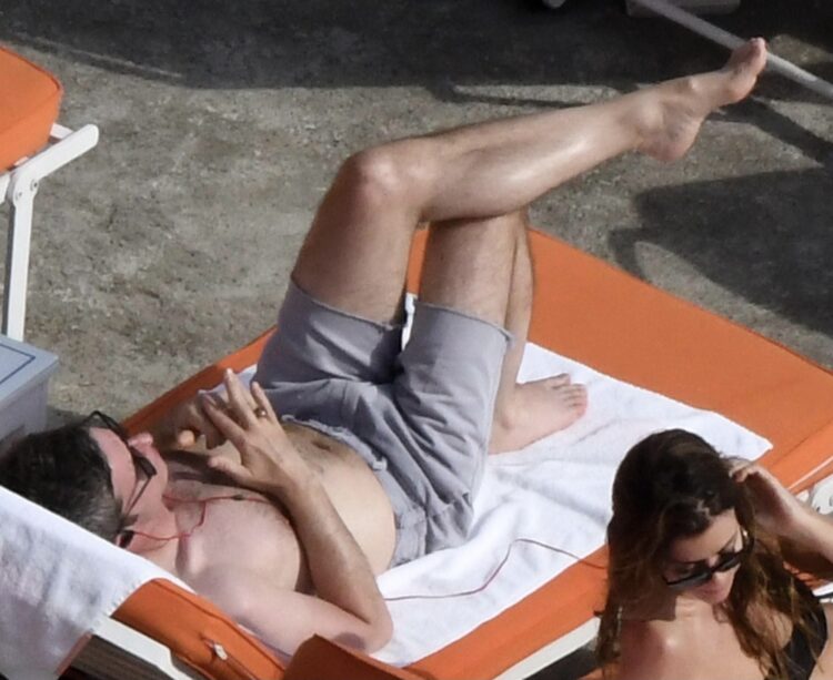 noelle gallagher feet 1