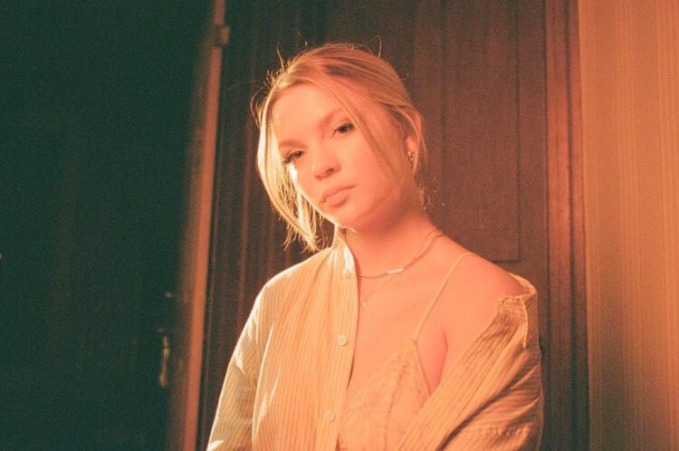 noelle maracle feet 1