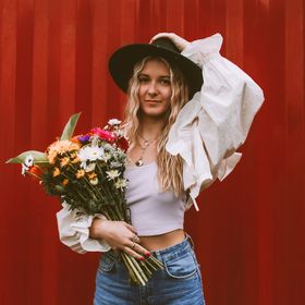 noelle simpson feet 3