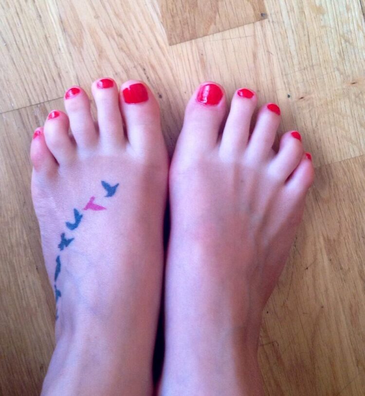 noemi casquet feet 1