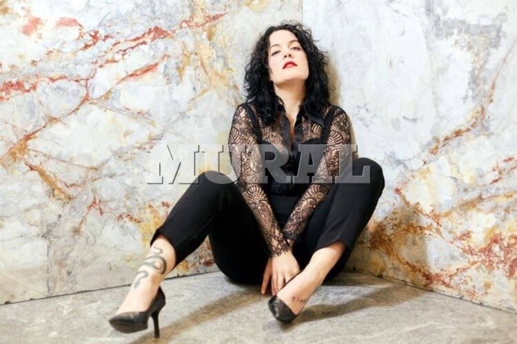 noemi casquet feet 4