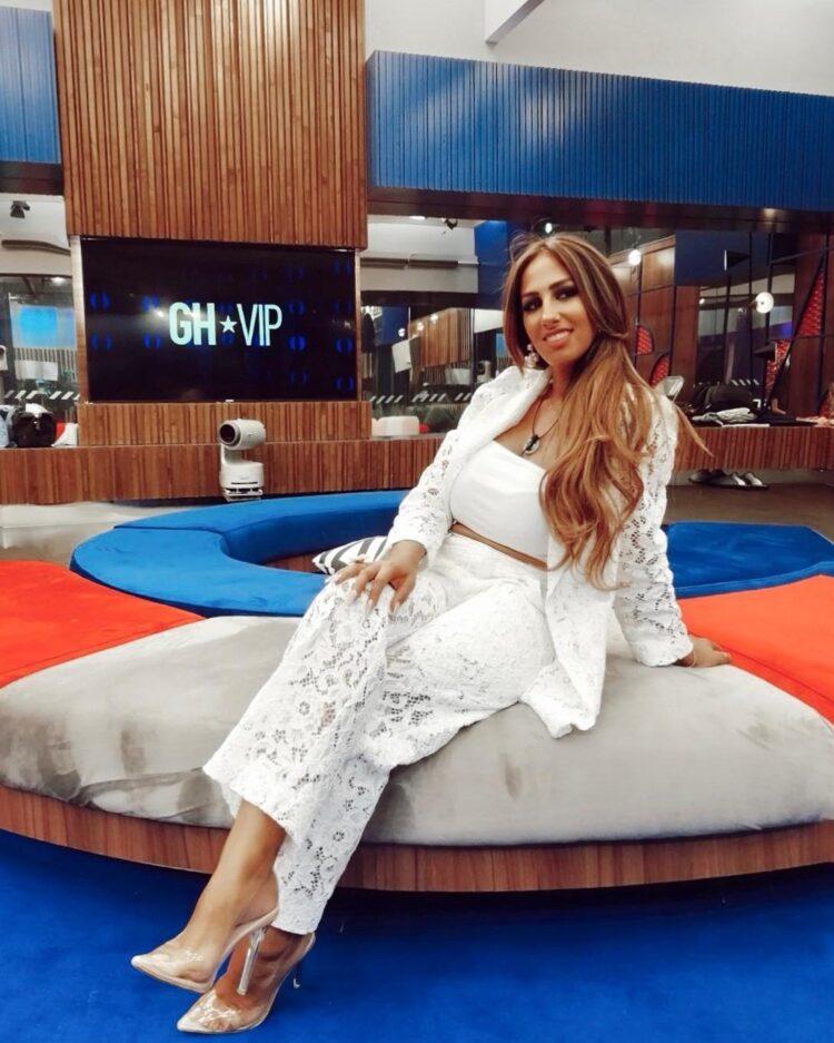 noemi salazar feet 4