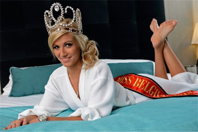 noemie happart feet 2