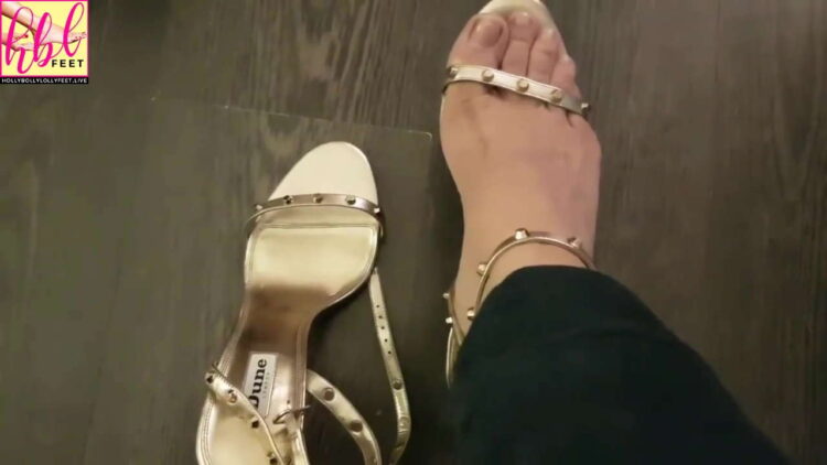 noor bukhari feet 3