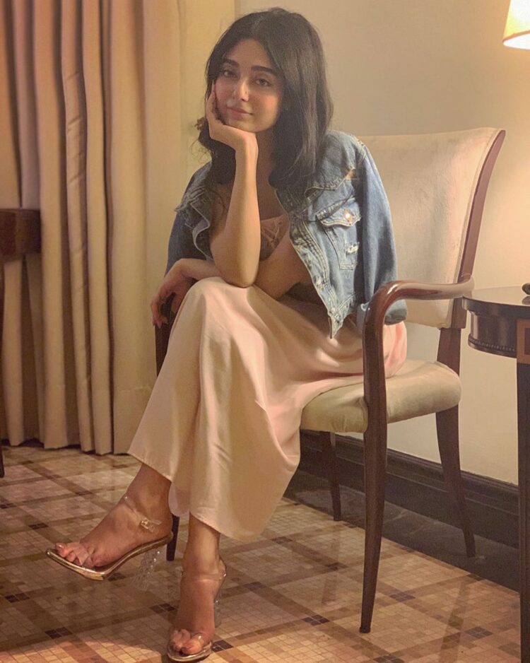 noor khan feet 3