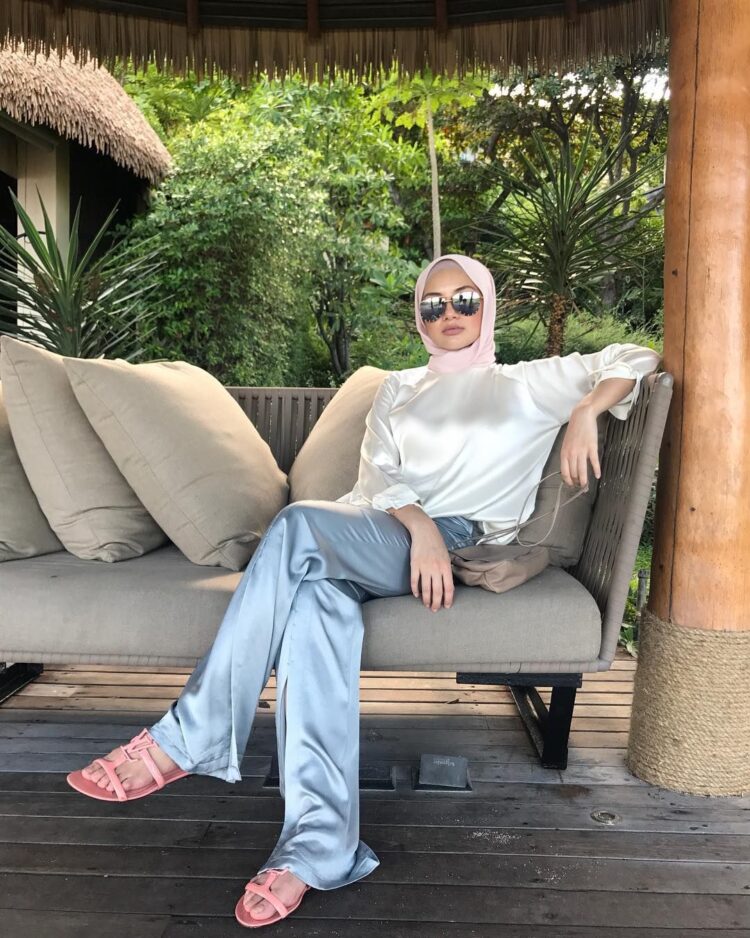 noor neelofa feet 3