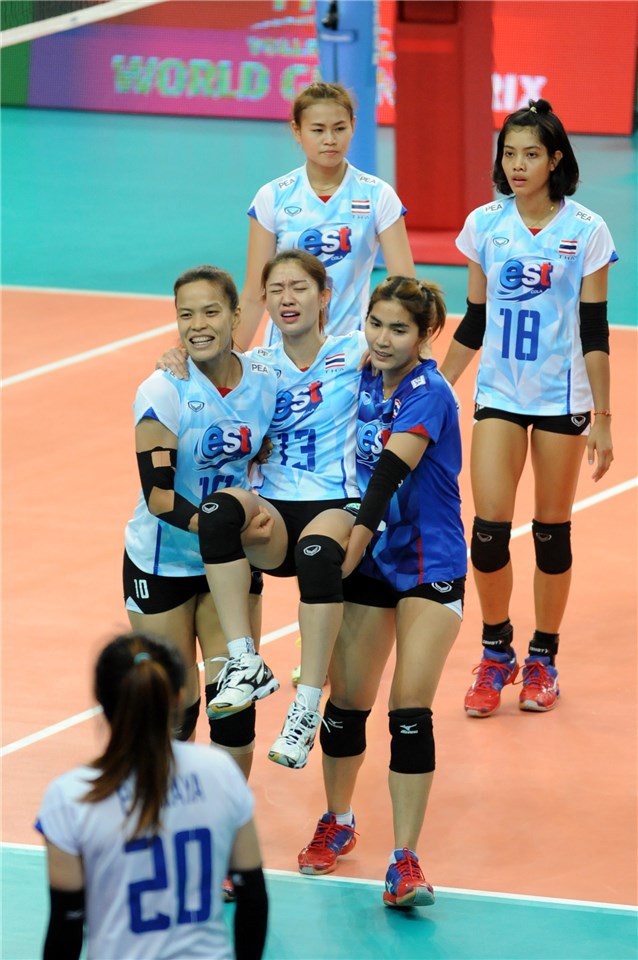 nootsara tomkom feet 1