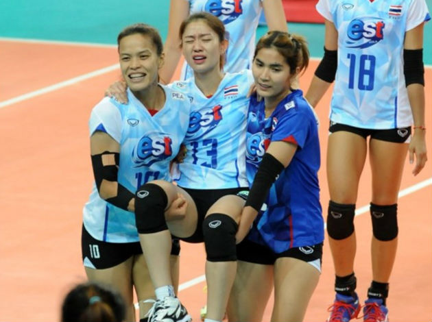 nootsara tomkom feet 3