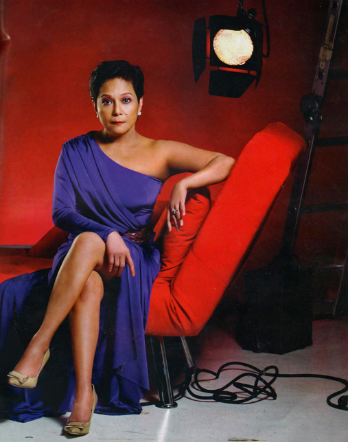 nora aunor feet 2