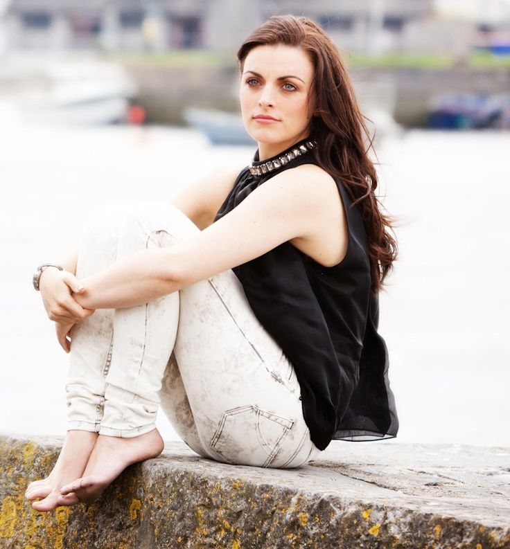 nora jane noone feet 5