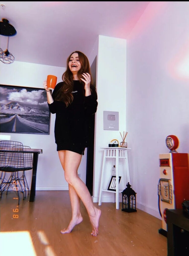nora tokhosepyan feet 4