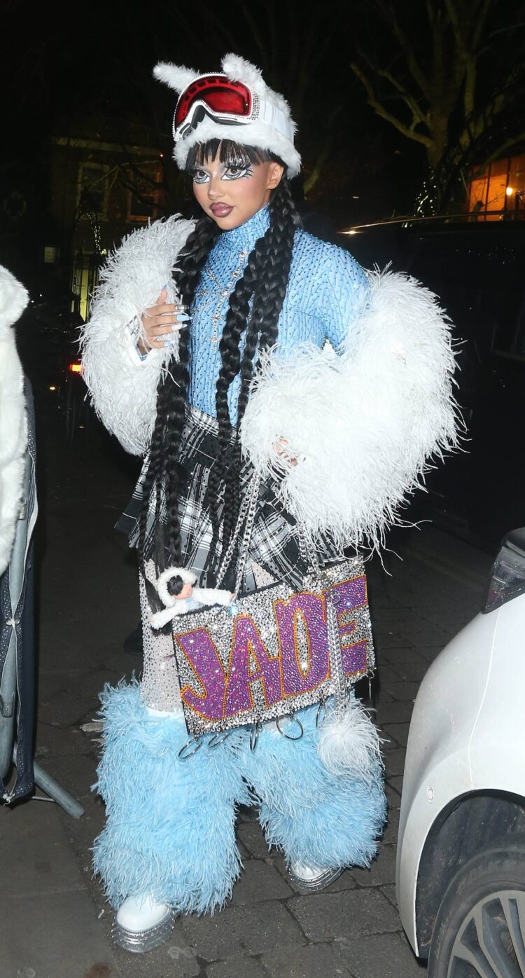 norma thirlwall feet 3