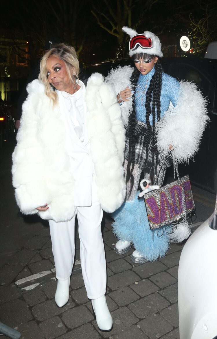 norma thirlwall feet 4