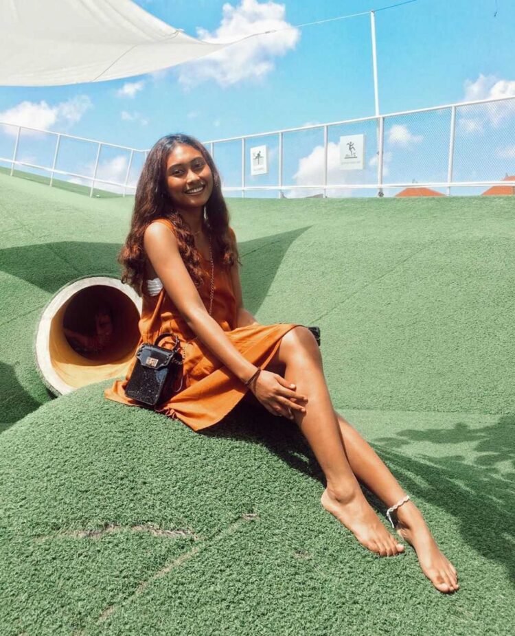 novia bachmid feet 5