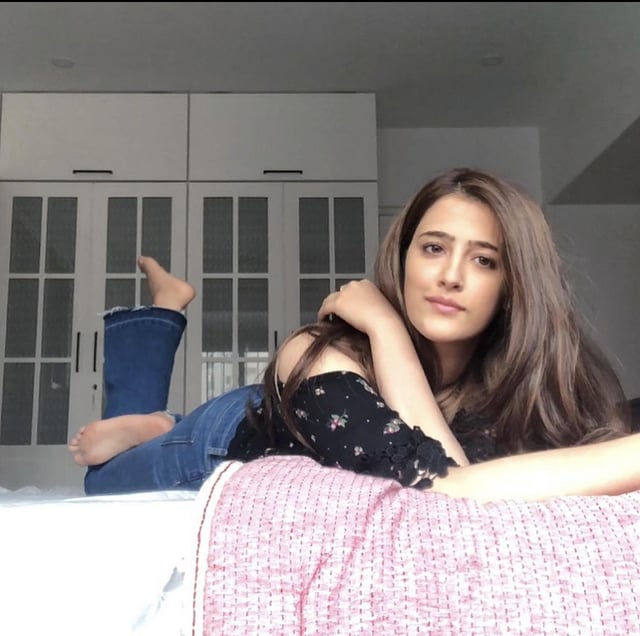 nupur sanon feet 1