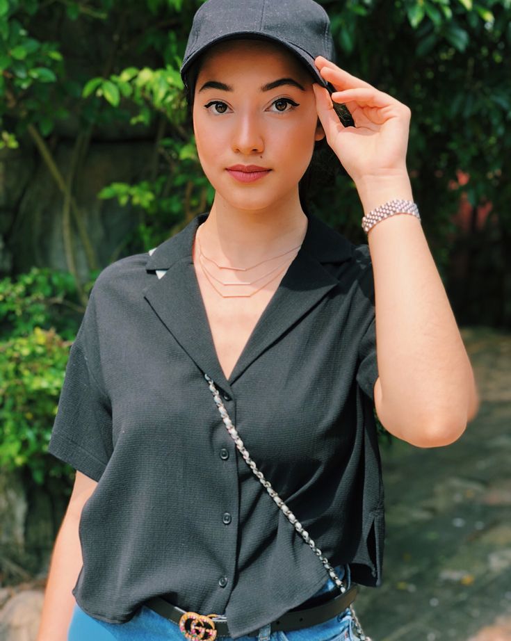 nur ameera khan feet 6