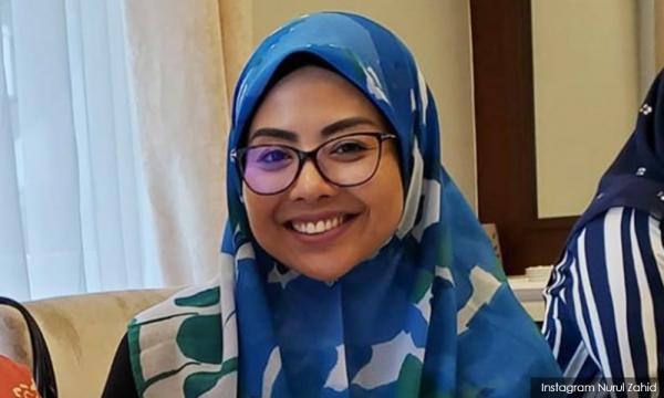 nurul hidayah ahmad zahid feet 3