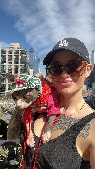 octavia plach feet 3