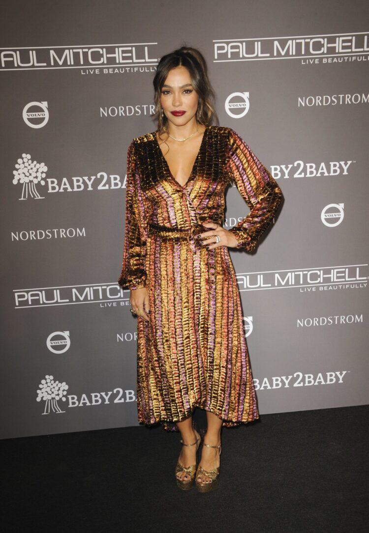 october gonzalez feet scaled