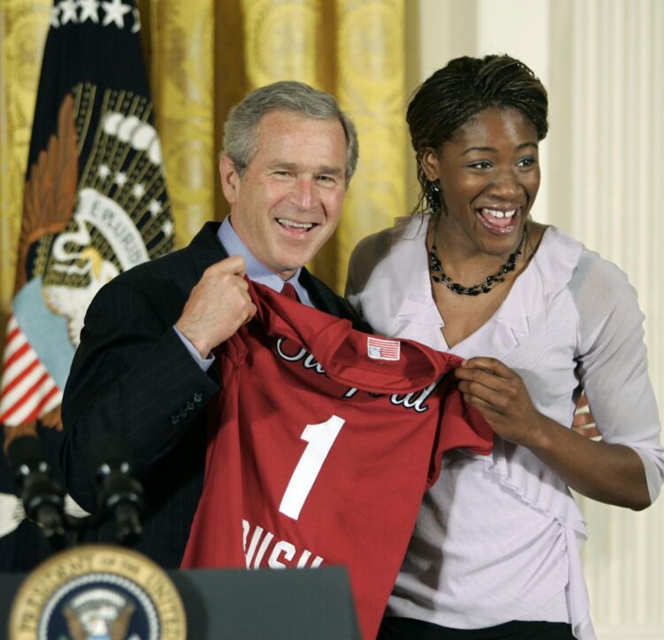 ogonna nnamani feet 5