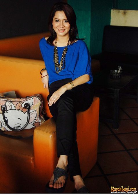 okie agustina feet 1