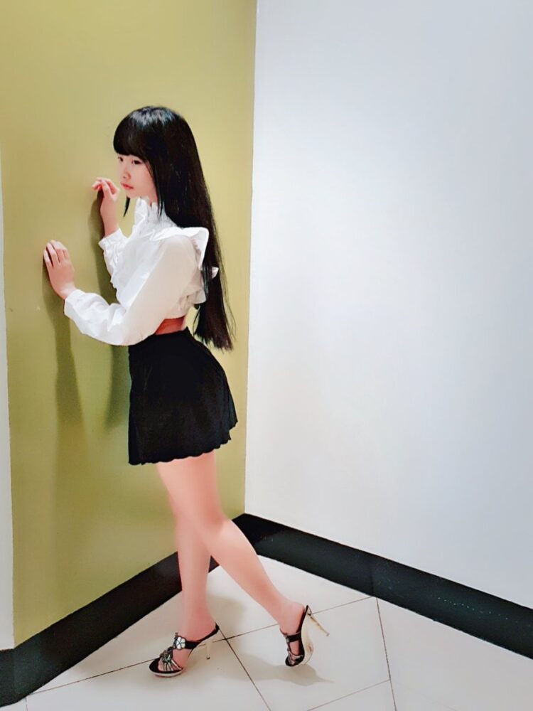 ola aphrodite feet 2