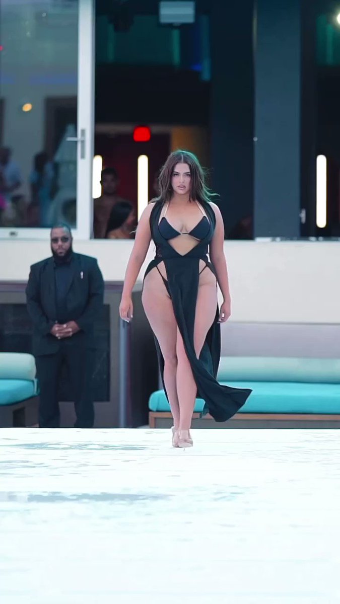 olenia caymares feet 1