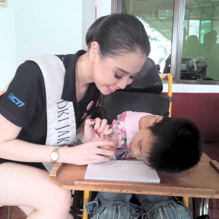 olivia belle utomo feet 3