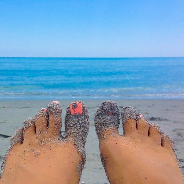 olivia blois sharpe feet 1