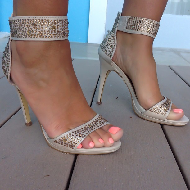 olivia blois sharpe feet 2