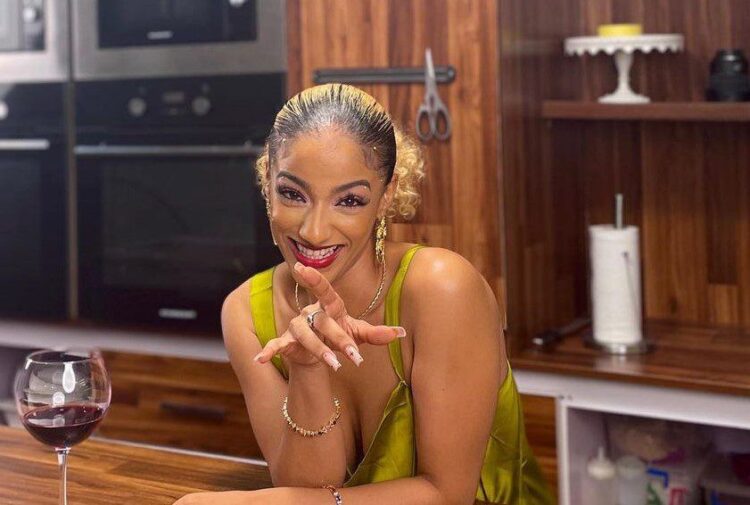 olivia bolton feet 2