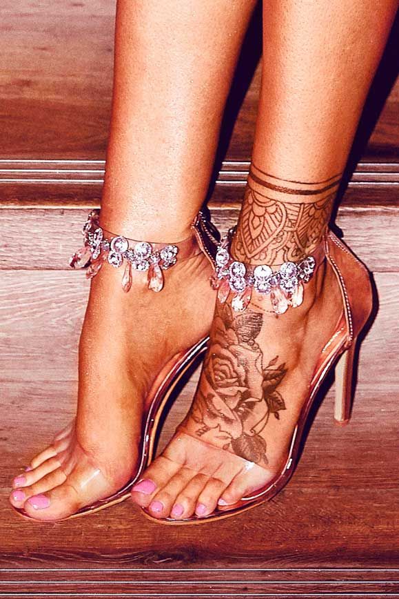 olivia buckland feet
