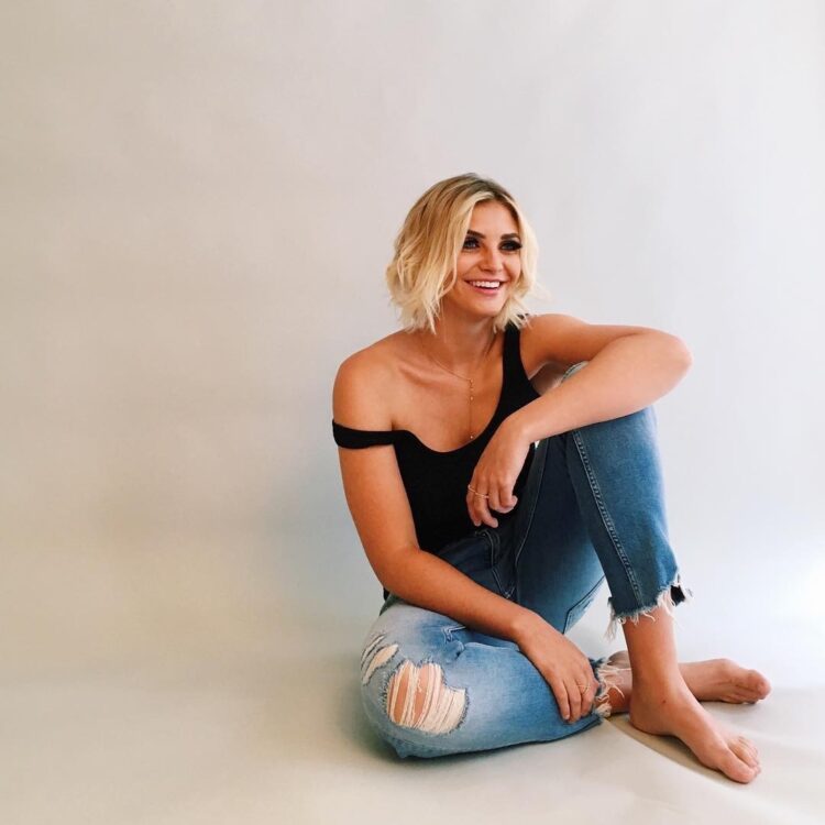 olivia caridi feet
